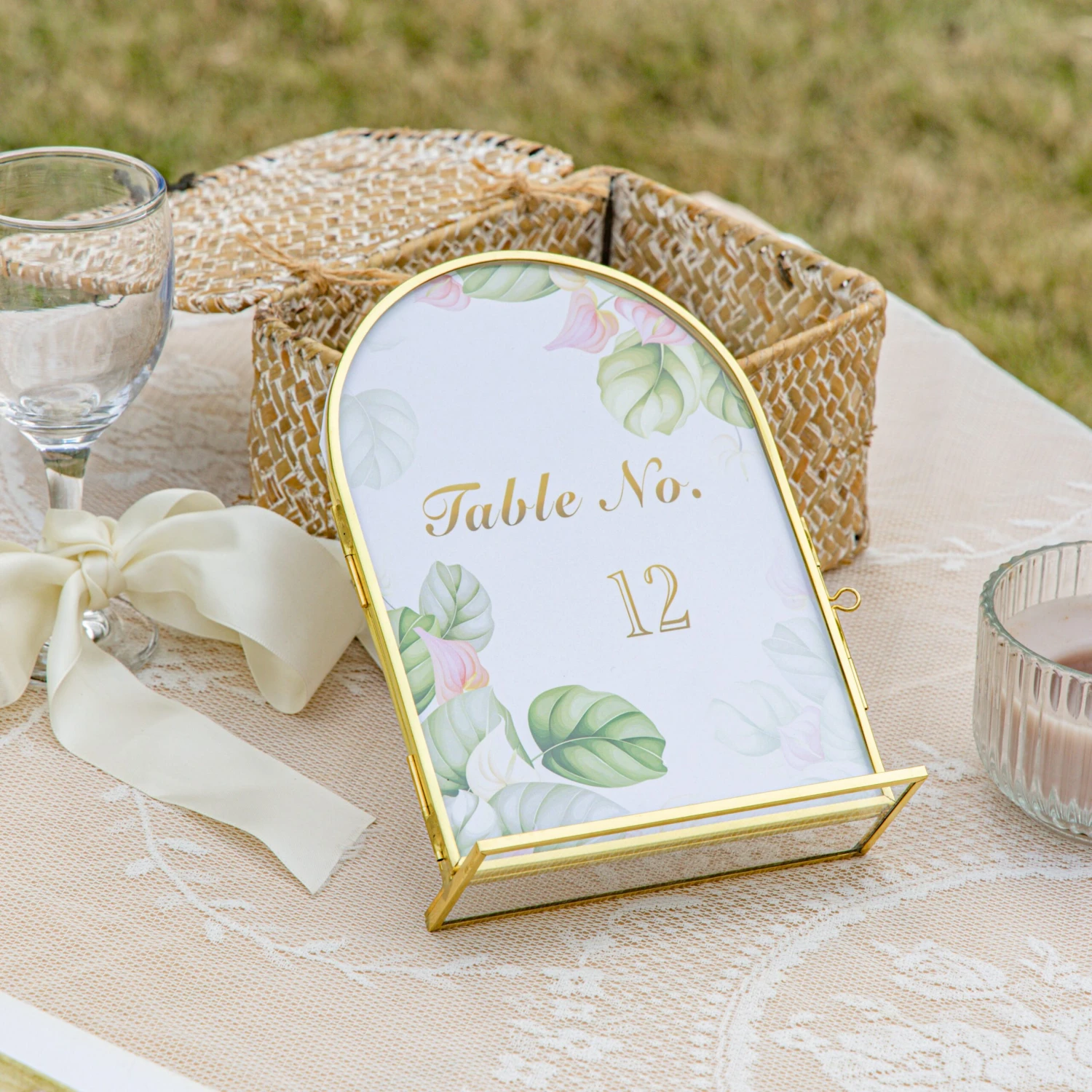 5x7'' Arched Brass And Double Glass Frame, For Pressed Flowers, Table Number Holder 9 5x7'' Arched Brass And Double Glass Frame, For Pressed Flowers, Table Number Holder - Image 7