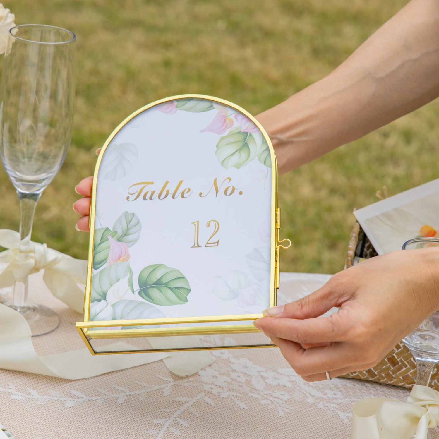 5x7'' Arched Brass And Double Glass Frame, For Pressed Flowers, Table Number Holder 13 5x7'' Arched Brass And Double Glass Frame, For Pressed Flowers, Table Number Holder - Image 11