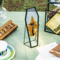 Brass Gold Tabletop Vintage Frame Geometric Ornament Plant Specimen Clip Modern Decor Card Holder 5X7" Reception -Terrarium Plant Hub G01A0172