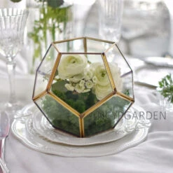 Handmade Gold Tabletop Polyhedron Glass Geometric Terrarium For Wedding Section Reception